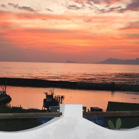 Saxon Lodge Gansbaai Exteriör bild