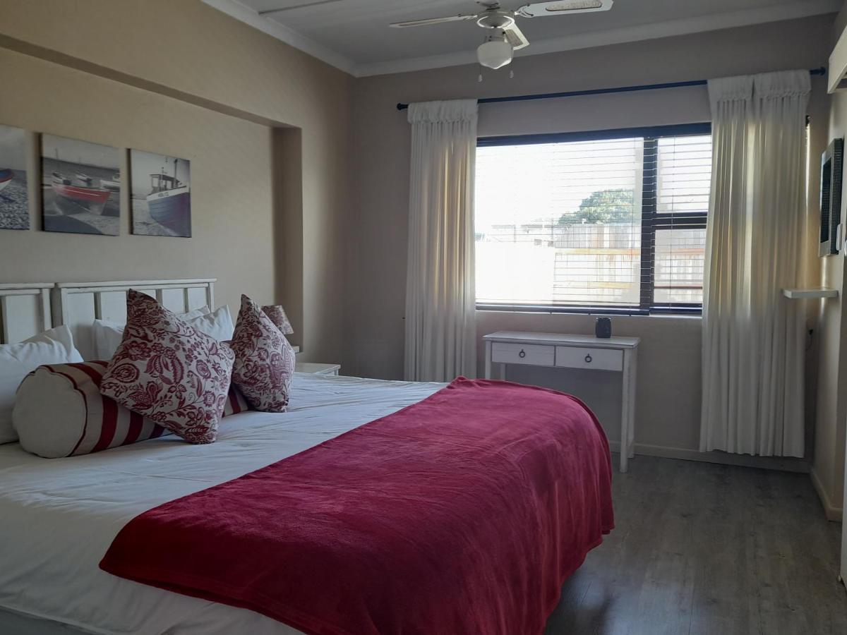 Saxon Lodge Gansbaai Exteriör bild