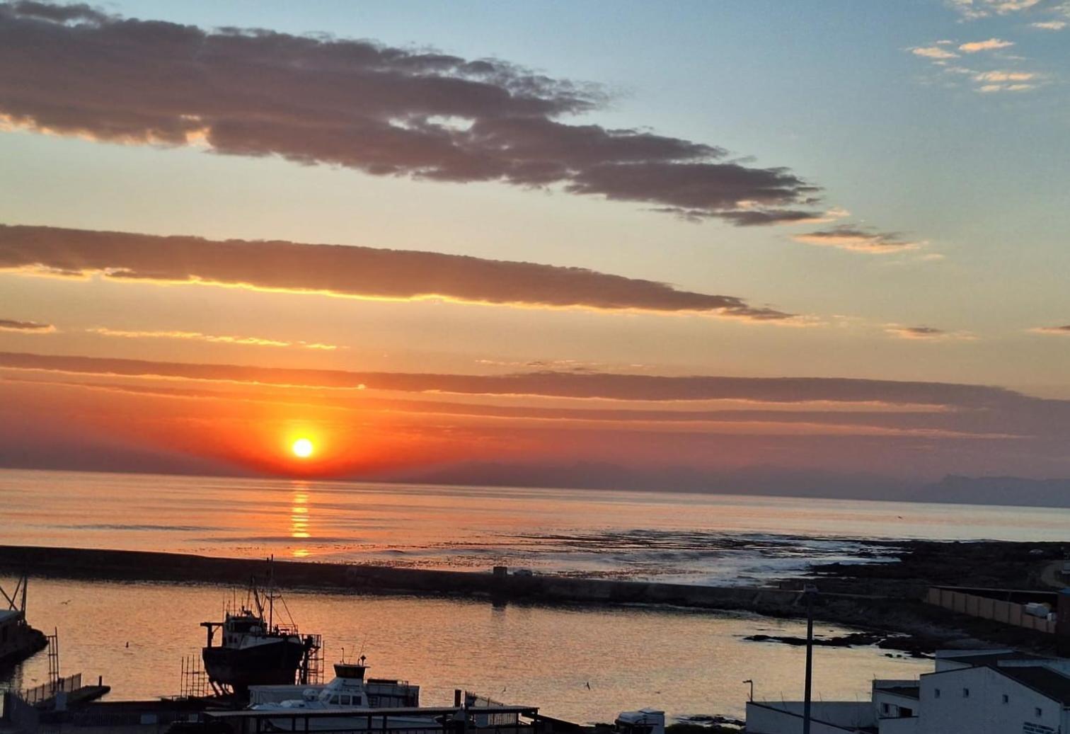 Saxon Lodge Gansbaai Exteriör bild