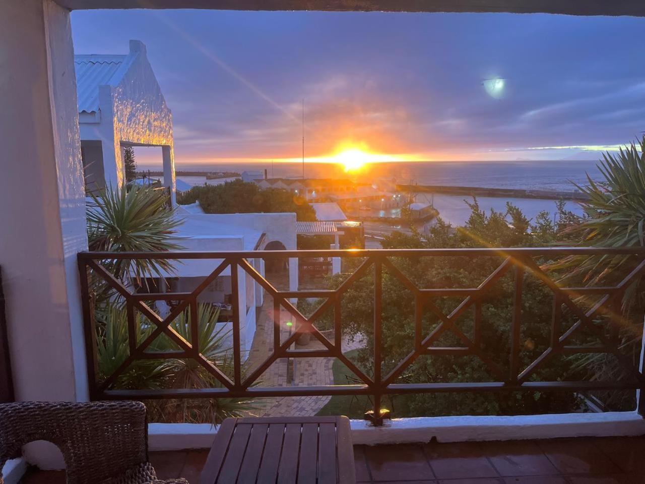 Saxon Lodge Gansbaai Exteriör bild