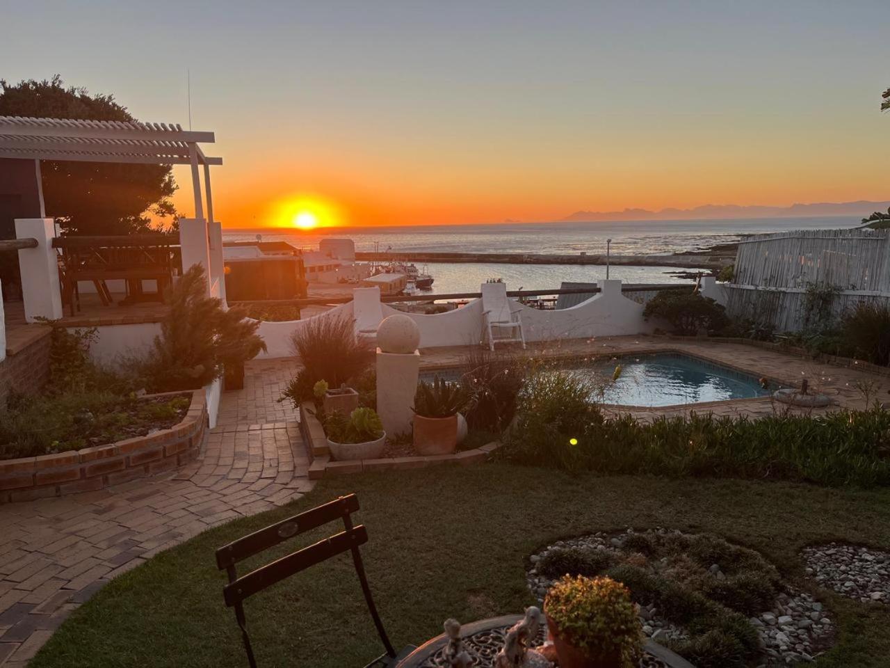 Saxon Lodge Gansbaai Exteriör bild