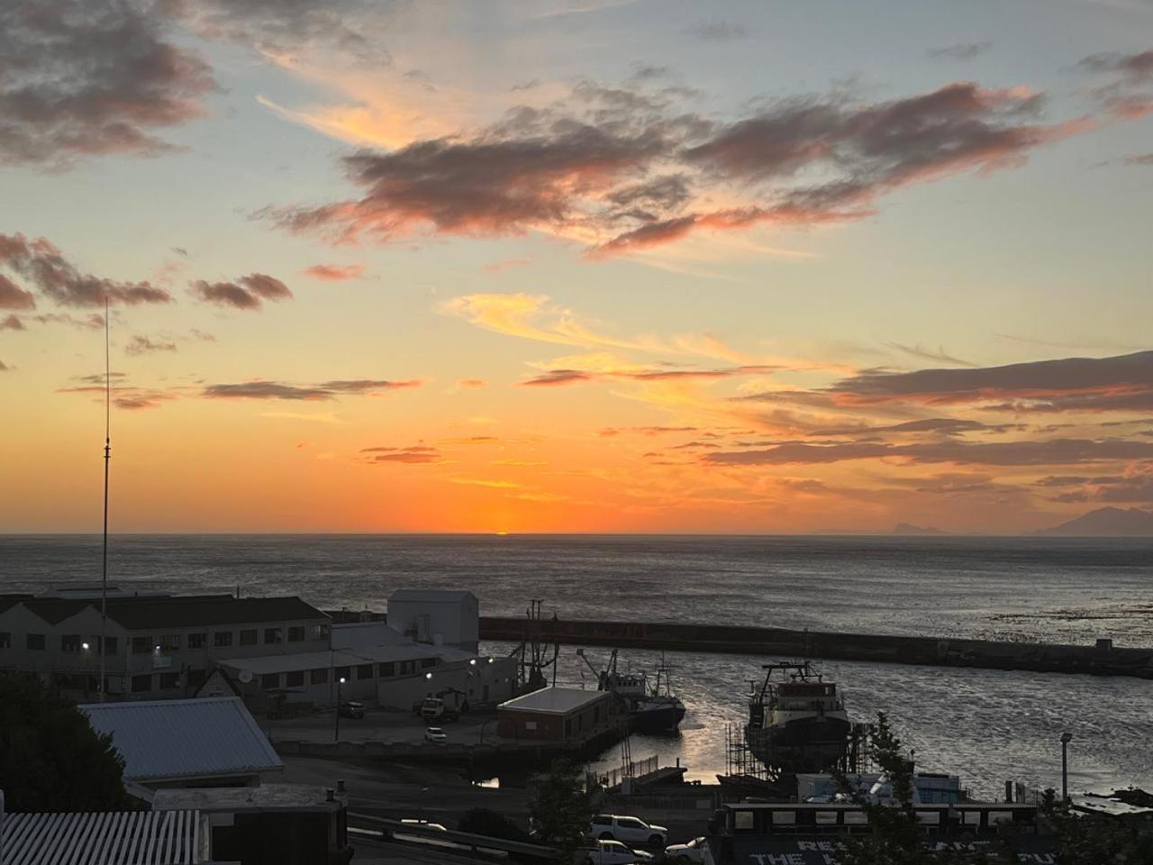 Saxon Lodge Gansbaai Exteriör bild