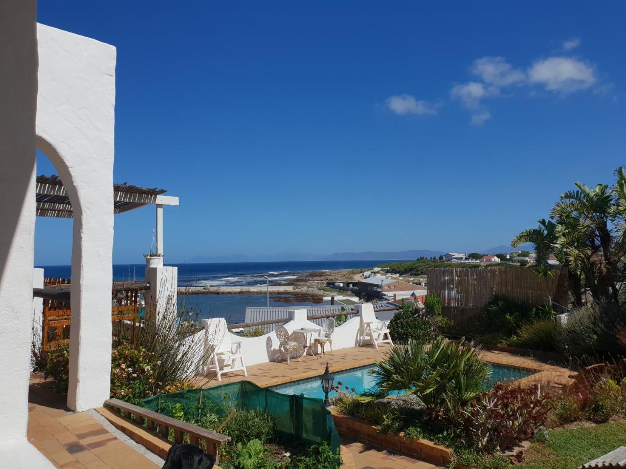 Saxon Lodge Gansbaai Exteriör bild