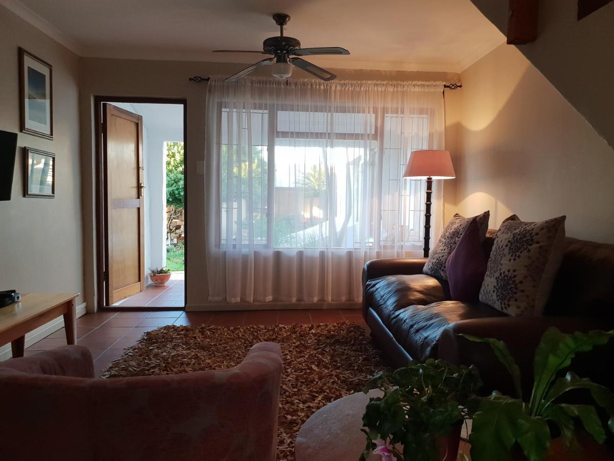 Saxon Lodge Gansbaai Exteriör bild